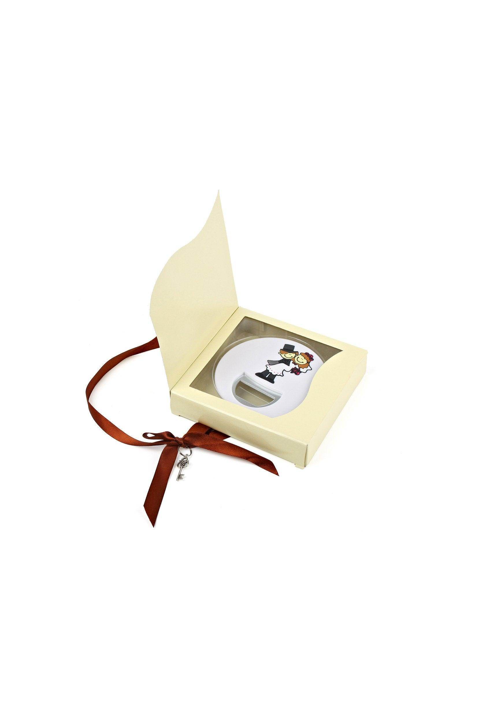 Bottle Openers with Fridge Magnet Exclusive The Newly Weds Novelty Wedding Couple Bottle Opener Memento Wedding Bonbonniere CGF0057 (Set of 6 pcs) - COCOMELODY